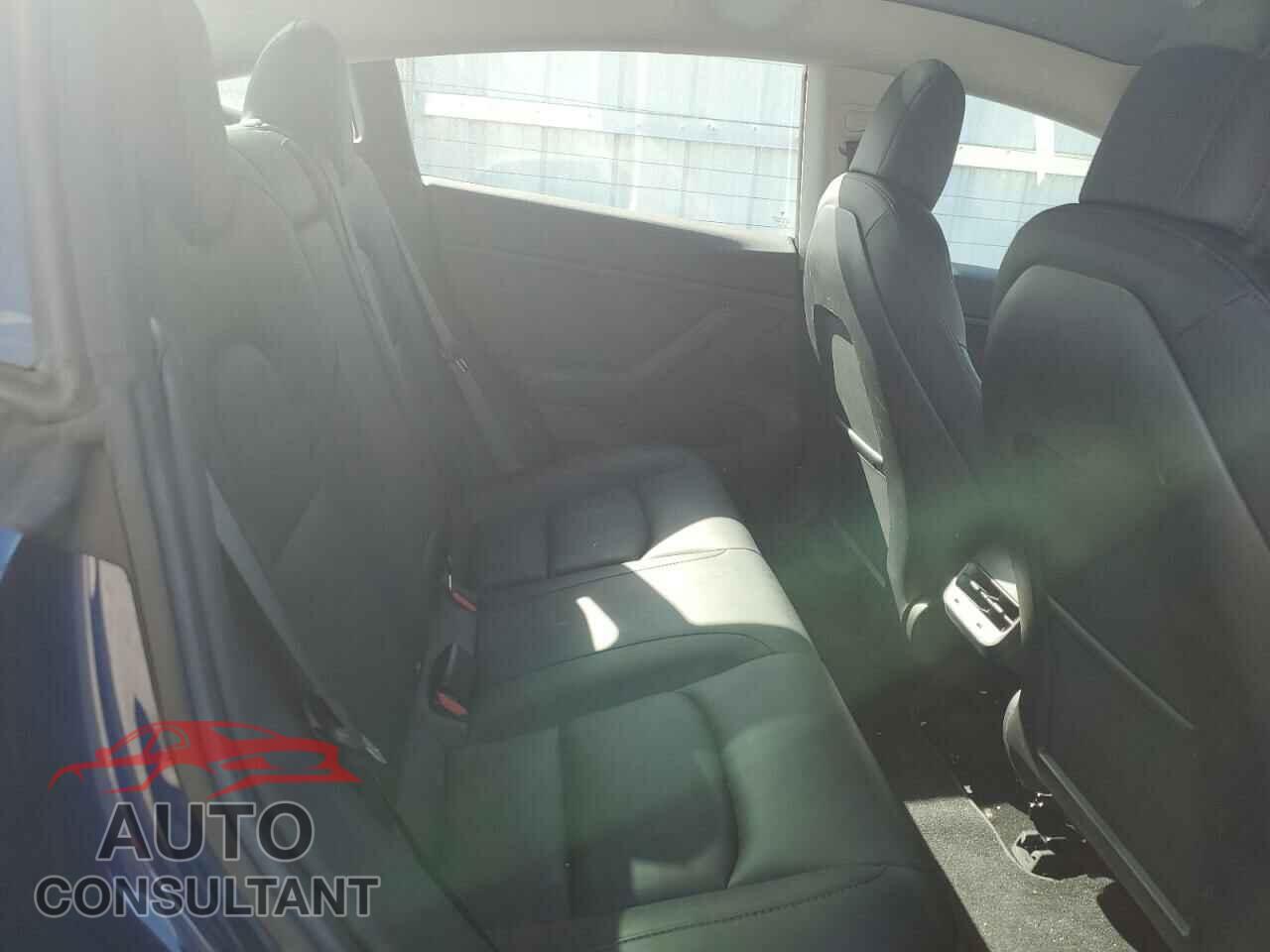 TESLA MODEL 3 2018 - 5YJ3E1EBXJF105307