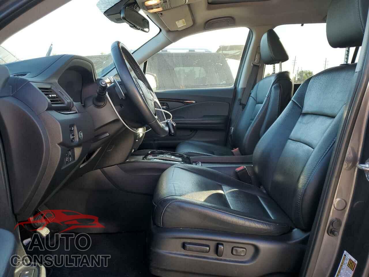 HONDA PILOT 2017 - 5FNYF6H90HB067850