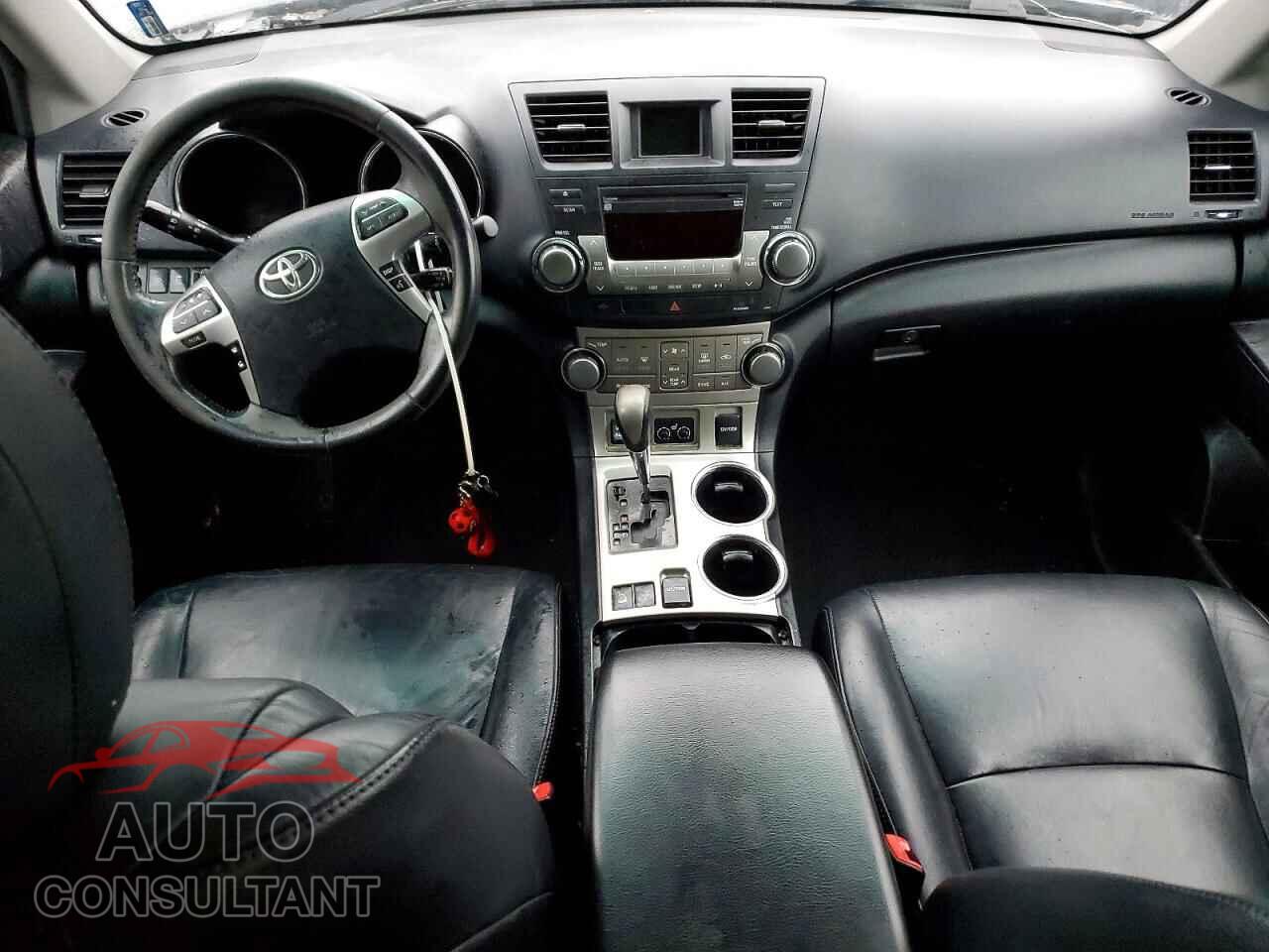 TOYOTA HIGHLANDER 2013 - 5TDBK3EH8DS251113