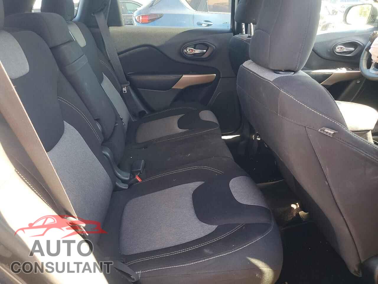 JEEP CHEROKEE 2018 - 1C4PJLCB7JD615391