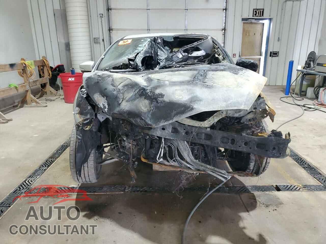FORD FOCUS 2017 - 1FADP3N20HL274033