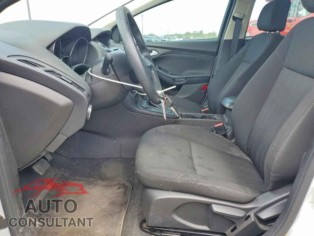 FORD FOCUS 2016 - 1FADP3K27GL319617