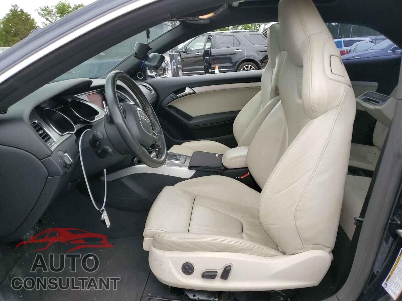 AUDI S5/RS5 2010 - WAUCVAFR1AA040025