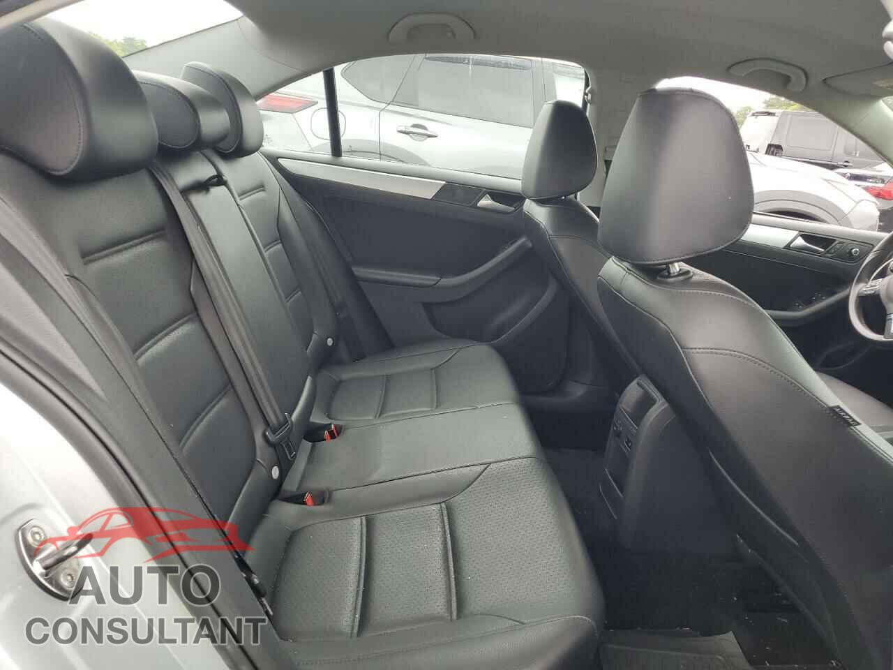 VOLKSWAGEN JETTA 2013 - 3VWDP7AJ0DM268947