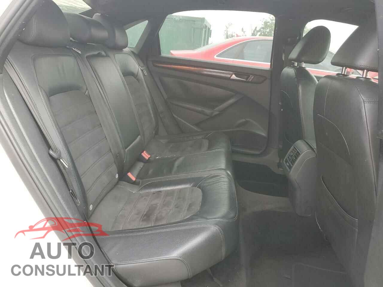 VOLKSWAGEN PASSAT 2013 - 1VWCM7A32DC032193