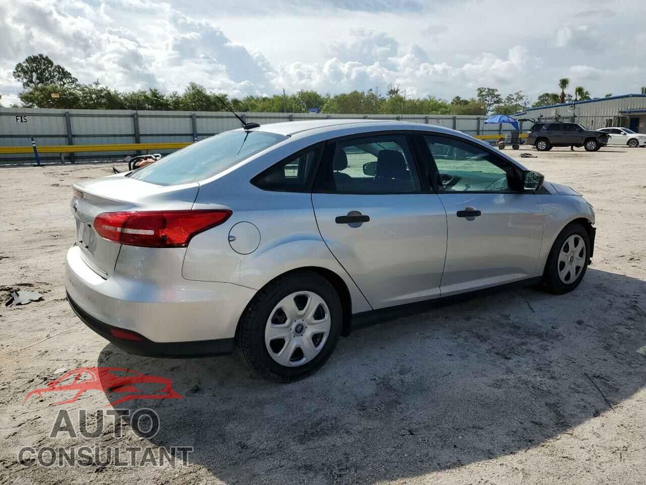 FORD FOCUS 2015 - 1FADP3E27FL322947