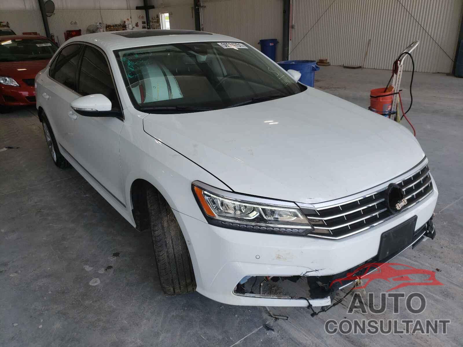 VOLKSWAGEN PASSAT 2018 - 1VWCA7A33JC032417