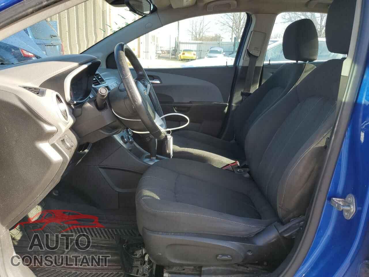 CHEVROLET SONIC 2018 - 1G1JD5SH0J4123647
