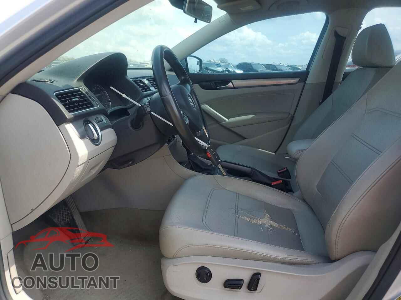 VOLKSWAGEN PASSAT 2014 - 1VWAP7A3XEC006635