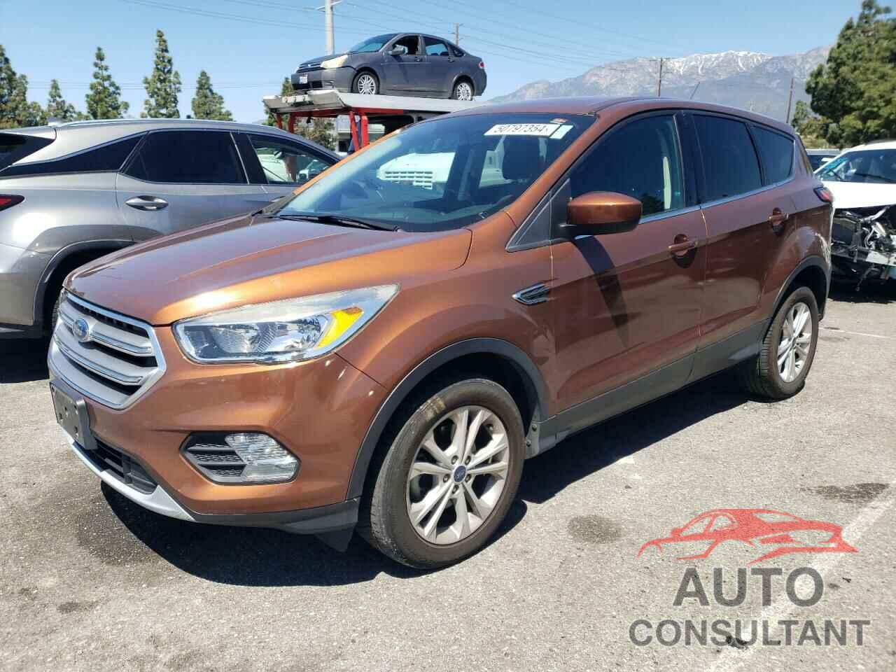 FORD ESCAPE 2017 - 1FMCU0GD0HUC28199