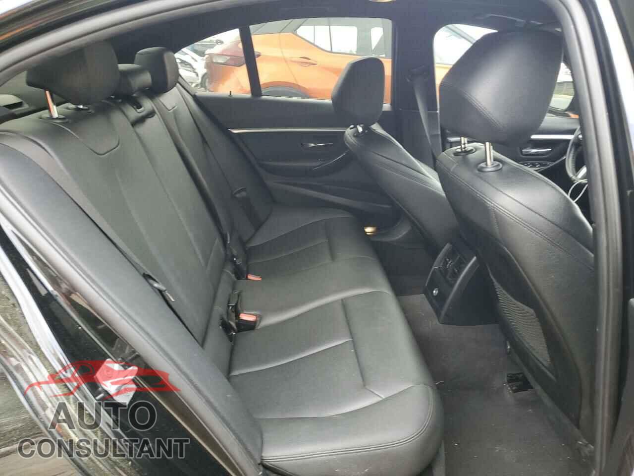 BMW 3 SERIES 2018 - WBA8B9C57JEE81765