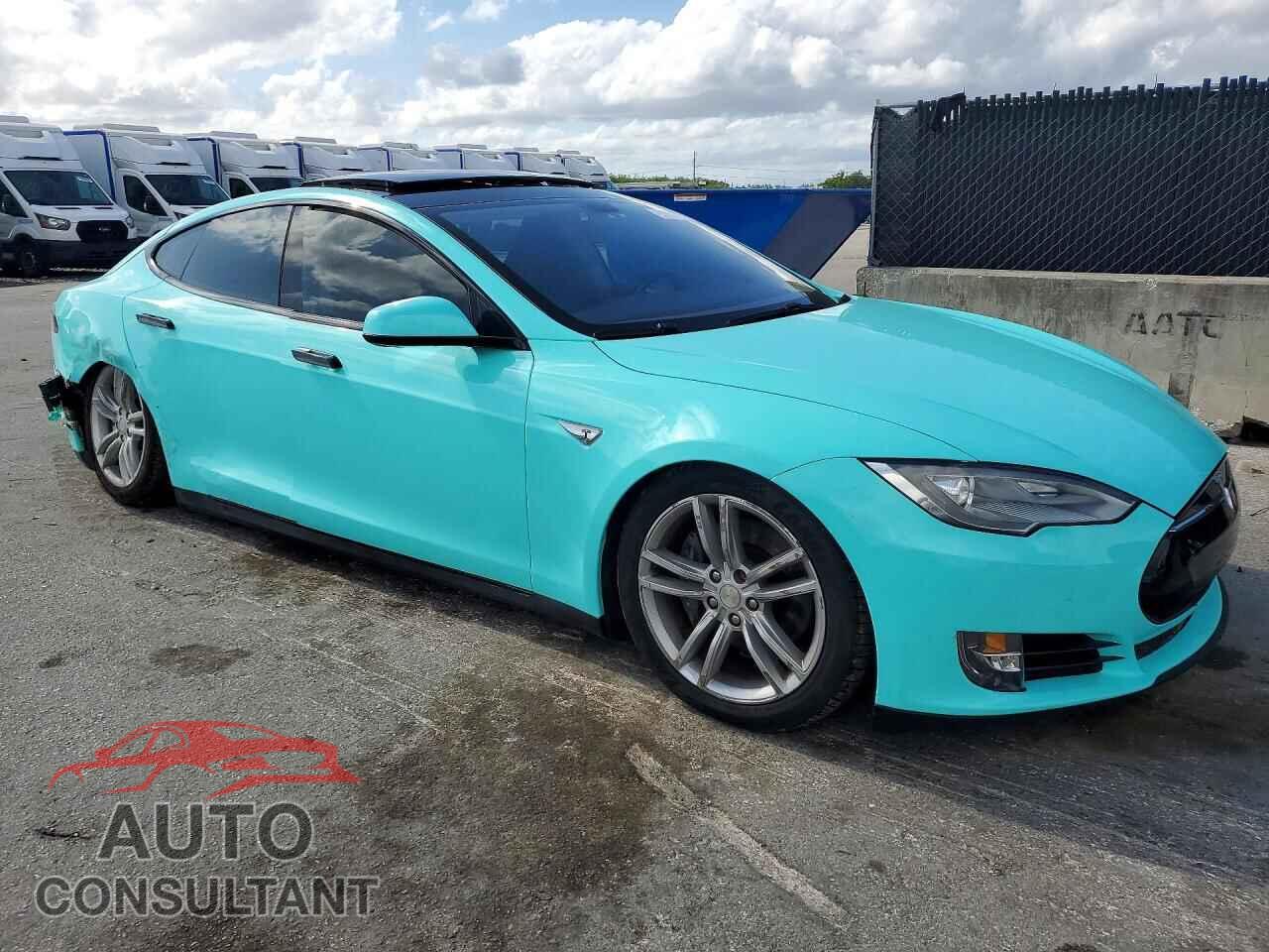 TESLA MODEL S 2013 - 5YJSA1CN7DFP05727