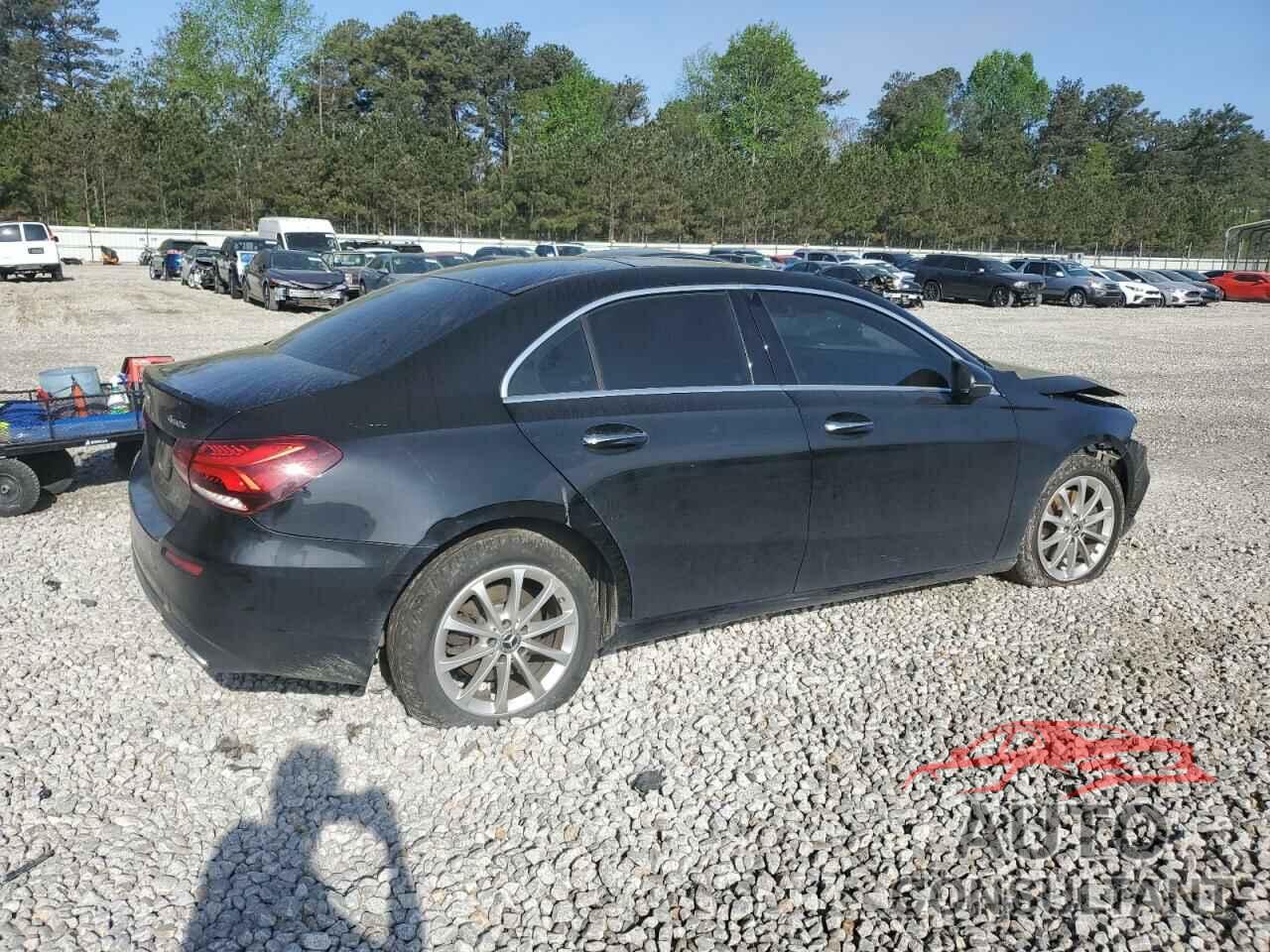 MERCEDES-BENZ A-CLASS 2019 - WDD3G4FB9KW002196