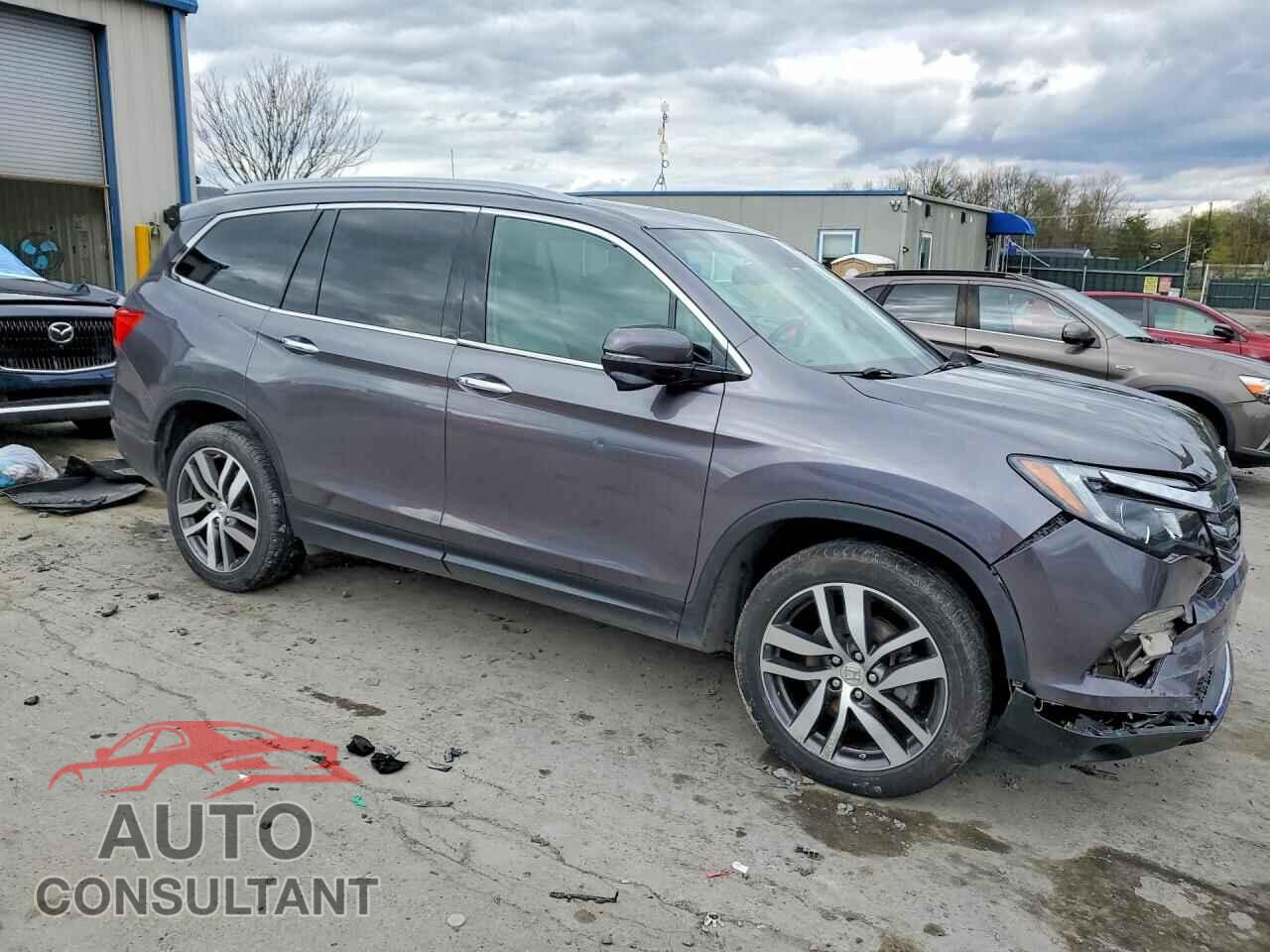 HONDA PILOT 2018 - 5FNYF6H96JB043641