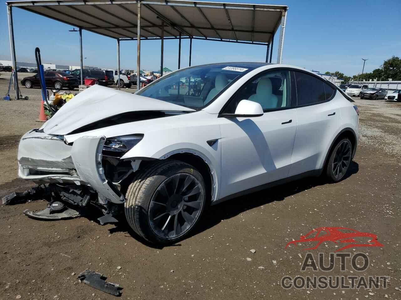 TESLA MODEL Y 2023 - 7SAYGDEE6PF883482