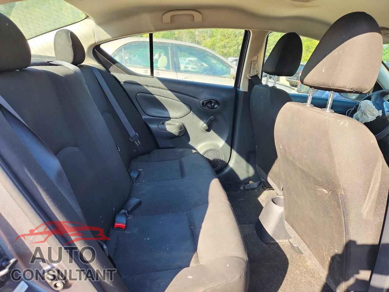 NISSAN VERSA 2019 - 3N1CN7AP3KL809455