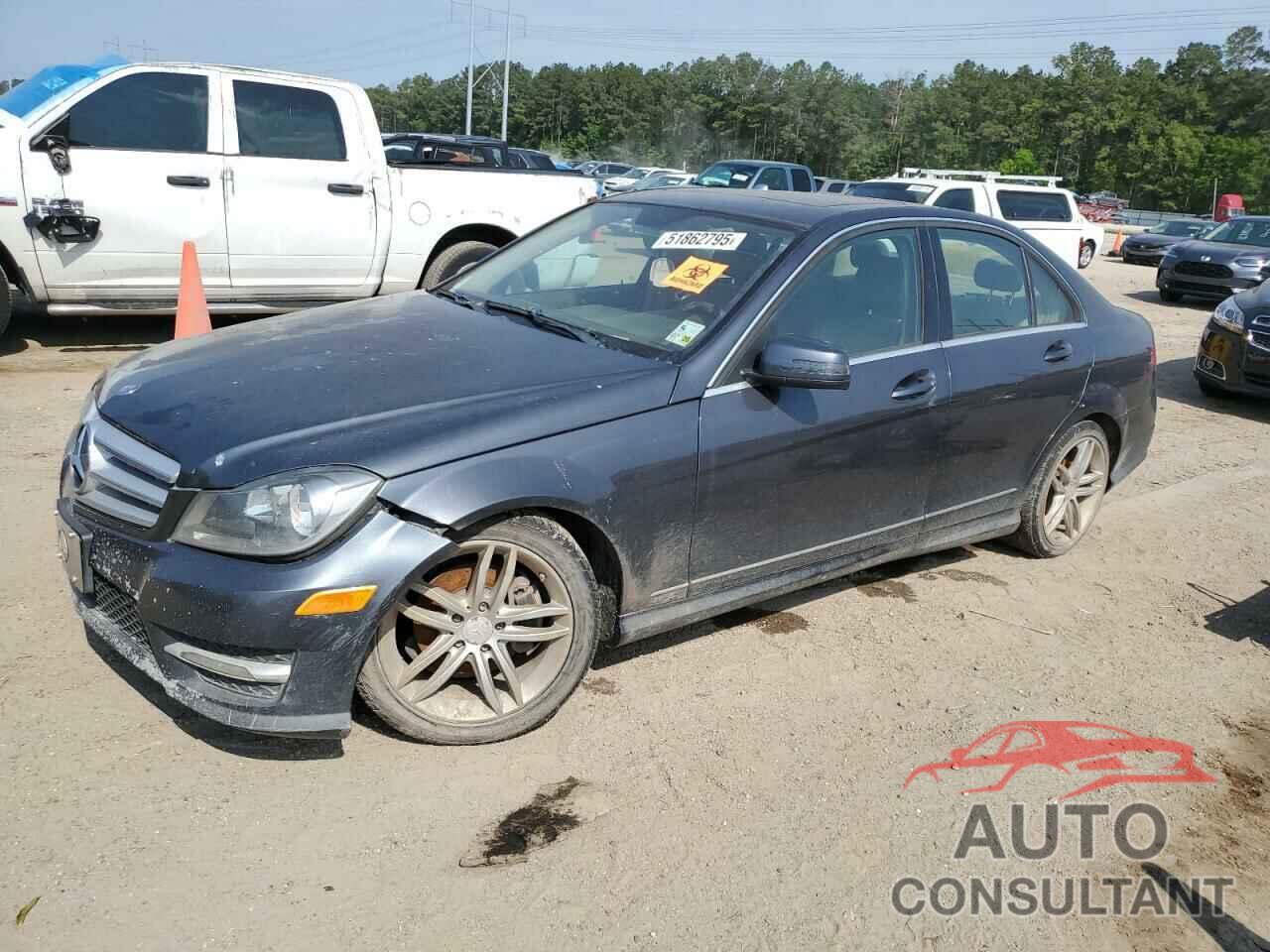 MERCEDES-BENZ C-CLASS 2013 - WDDGF4HB6DR267161