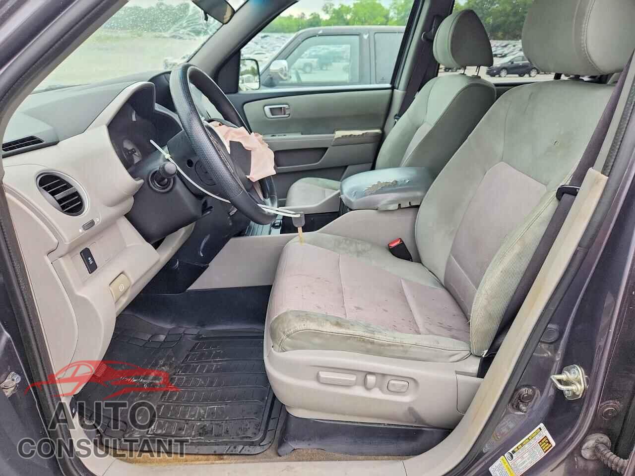 HONDA PILOT 2015 - 5FNYF4H37FB018481