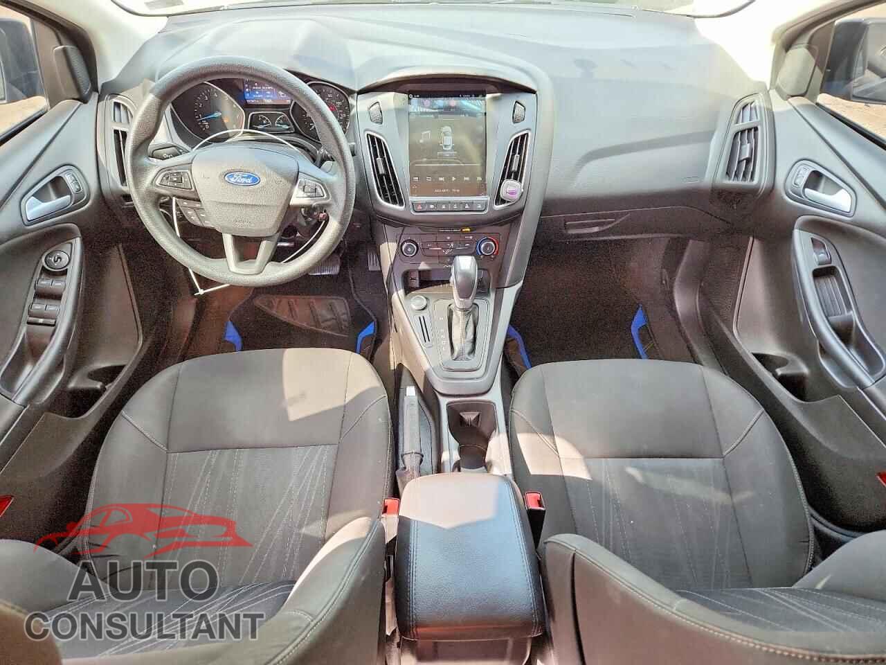 FORD FOCUS 2015 - 1FADP3F28FL274096