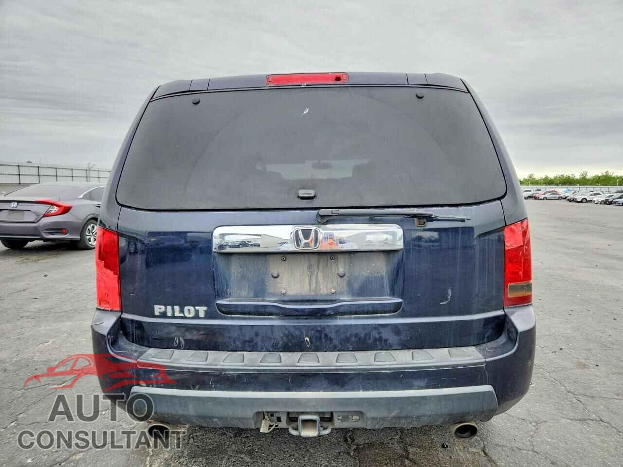 HONDA PILOT 2011 - 5FNYF3H4XBB030900