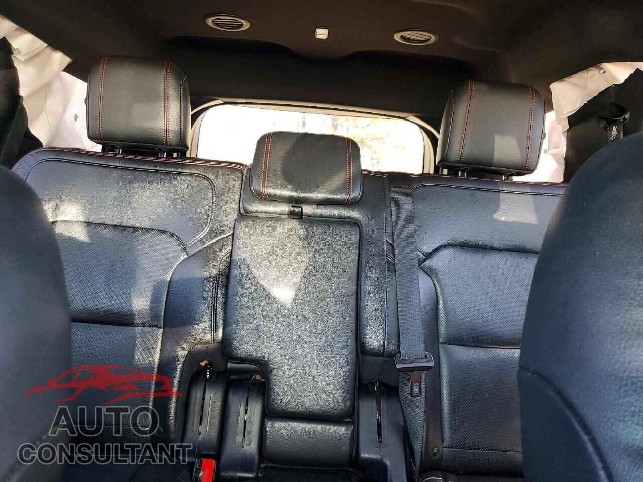FORD EXPLORER 2018 - 1FM5K8GT6JGB37401