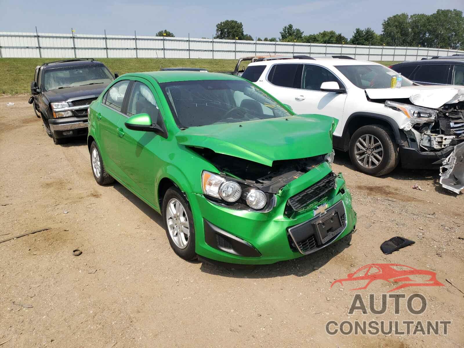 CHEVROLET SONIC 2016 - 1G1JC5SB8G4107526