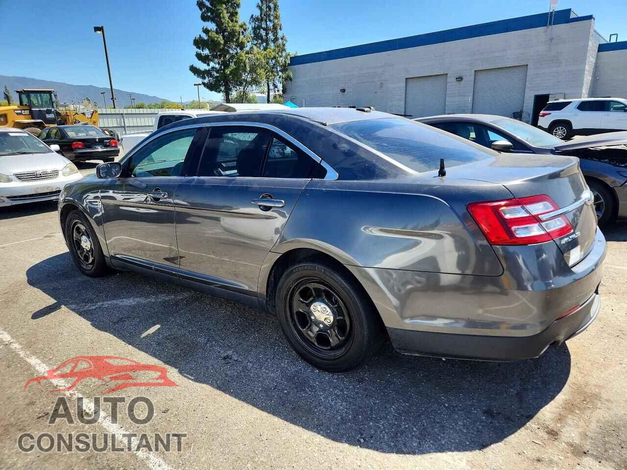 FORD TAURUS 2018 - 1FAHP2E87JG117338