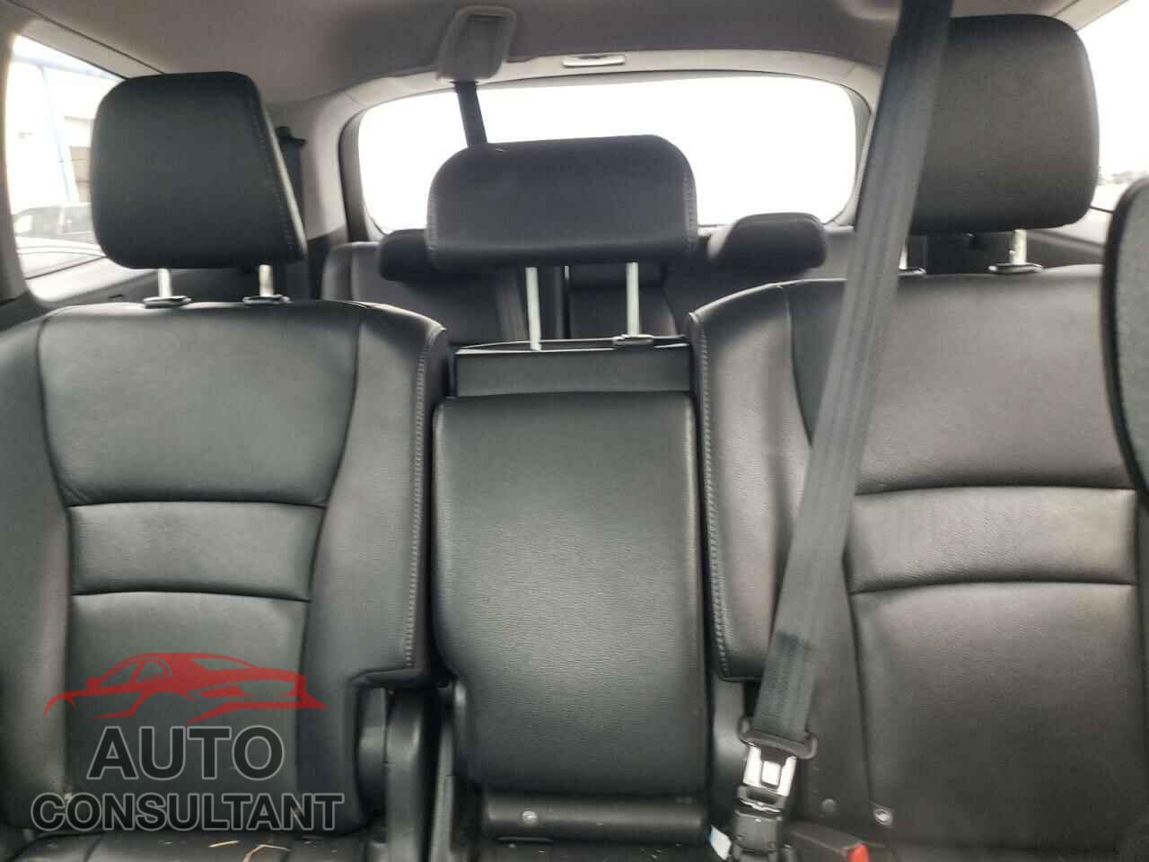 HONDA PILOT 2018 - 5FNYF5H55JB018964