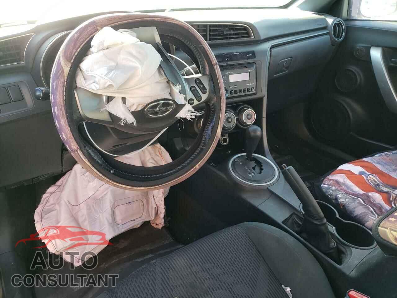 TOYOTA SCION 2012 - JTKJF5C71C3040608