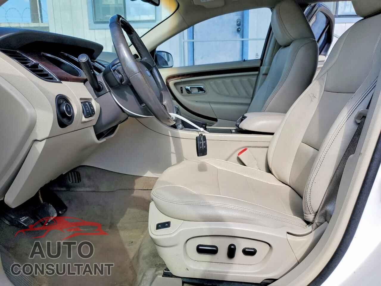 FORD TAURUS 2011 - 1FAHP2FW1BG118564