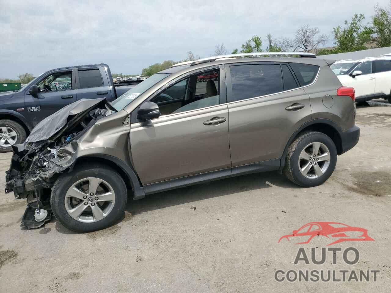 TOYOTA RAV4 2015 - JTMRFREV1FD118865