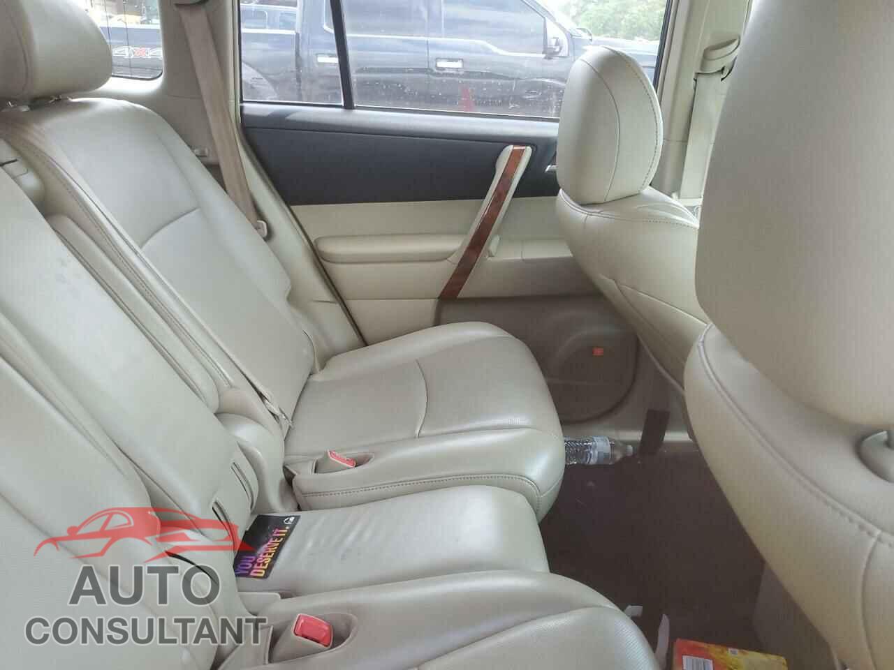 TOYOTA HIGHLANDER 2013 - 5TDYK3EH8DS133041