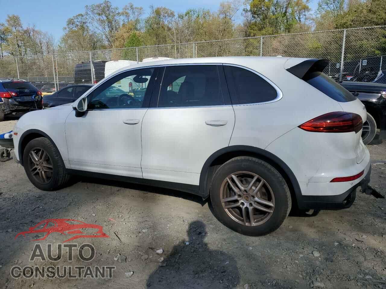 PORSCHE CAYENNE 2016 - WP1AA2A29GKA10973