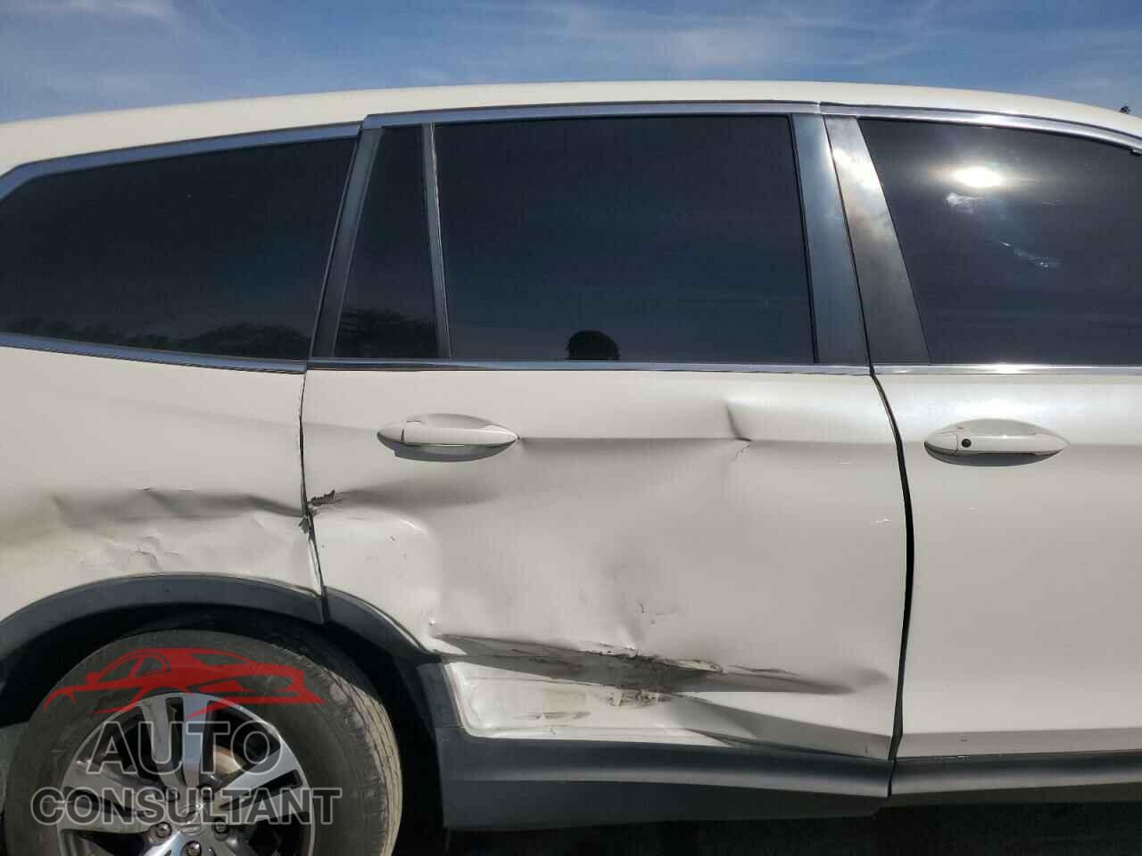 HONDA PILOT 2017 - 5FNYF6H52HB034877