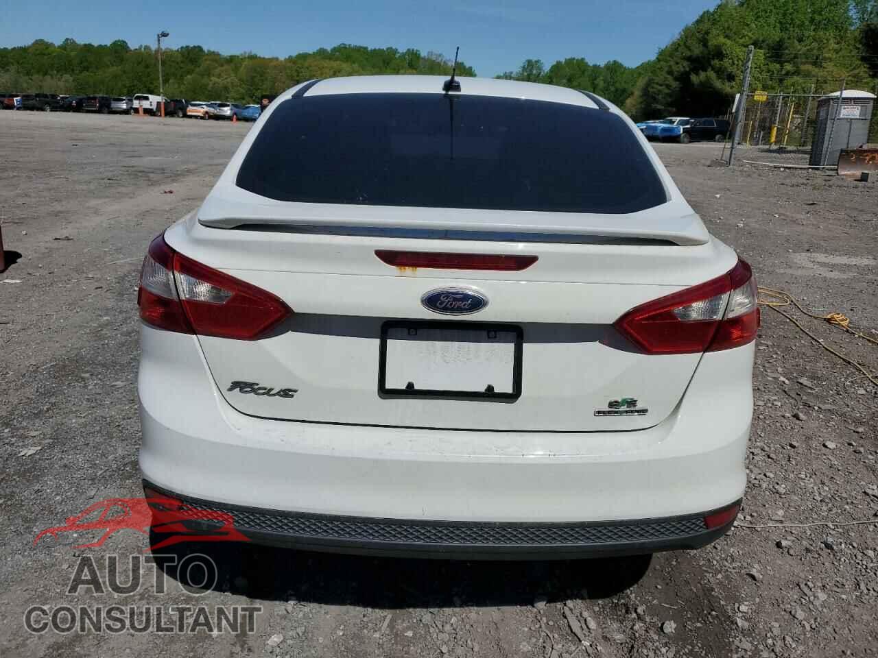 FORD FOCUS 2013 - 1FADP3F24DL128940