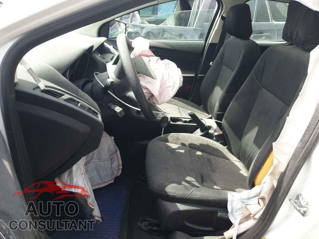 FORD FOCUS 2016 - 1FADP3E27GL325686