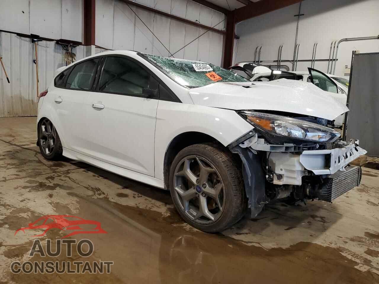 FORD FOCUS 2017 - 1FADP3L96HL322036