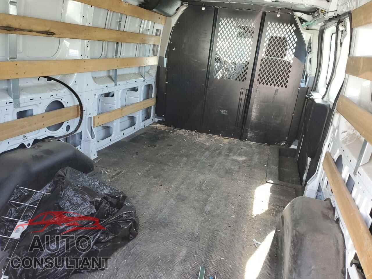 FORD TRANSIT 2018 - 1FTYR1ZM8JKB17366