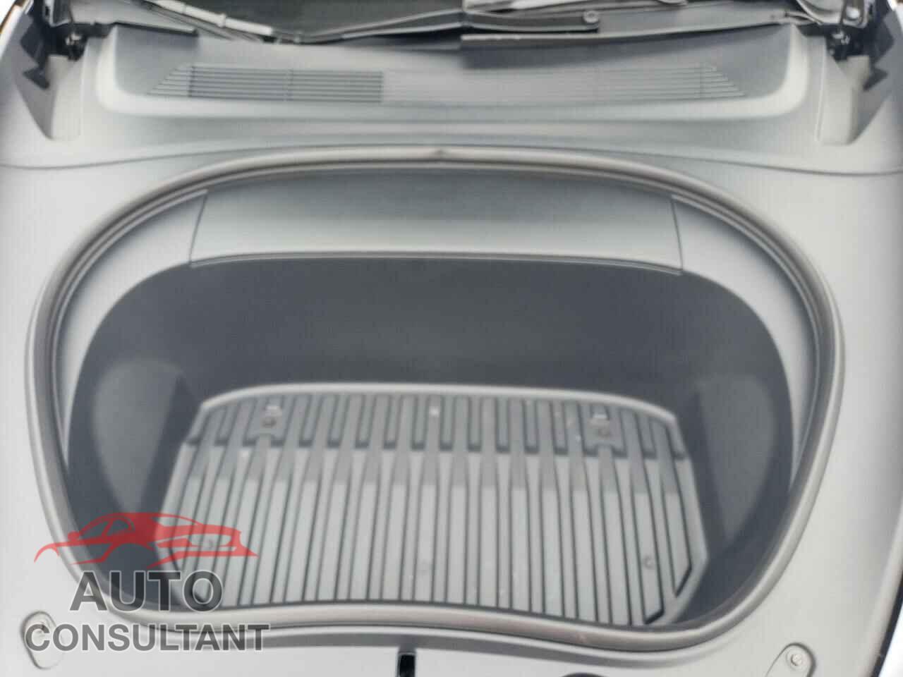 TESLA MODEL 3 2024 - 5YJ3E1EA6RF750541