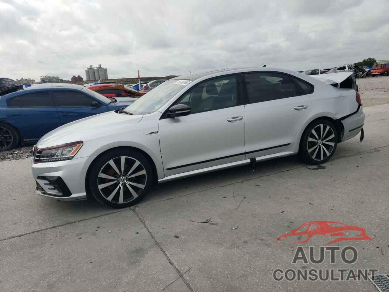 VOLKSWAGEN PASSAT 2018 - 1VWJM7A35JC039965