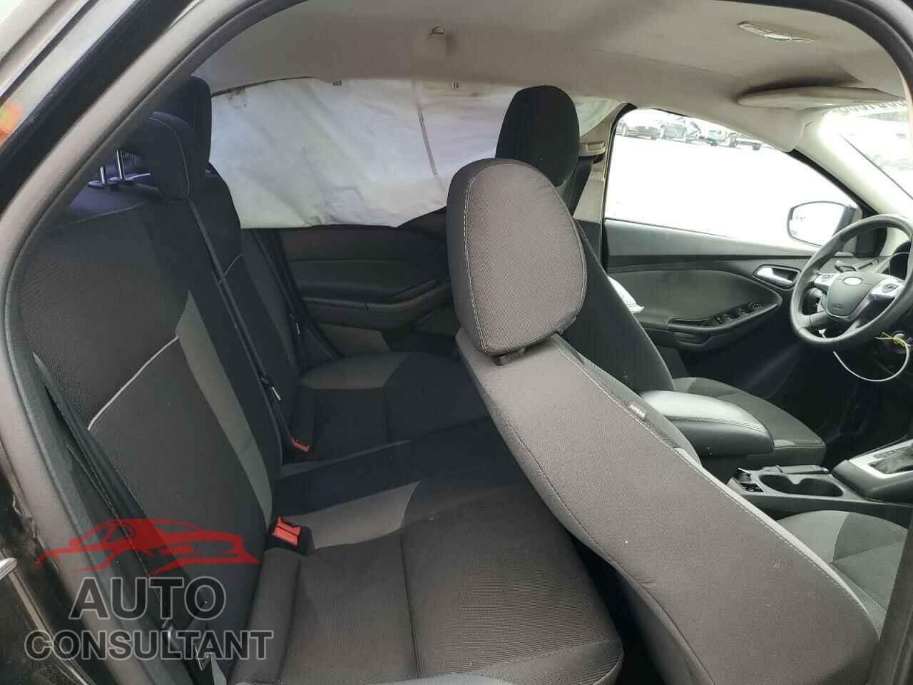 FORD FOCUS 2014 - 1FADP3F22EL453555