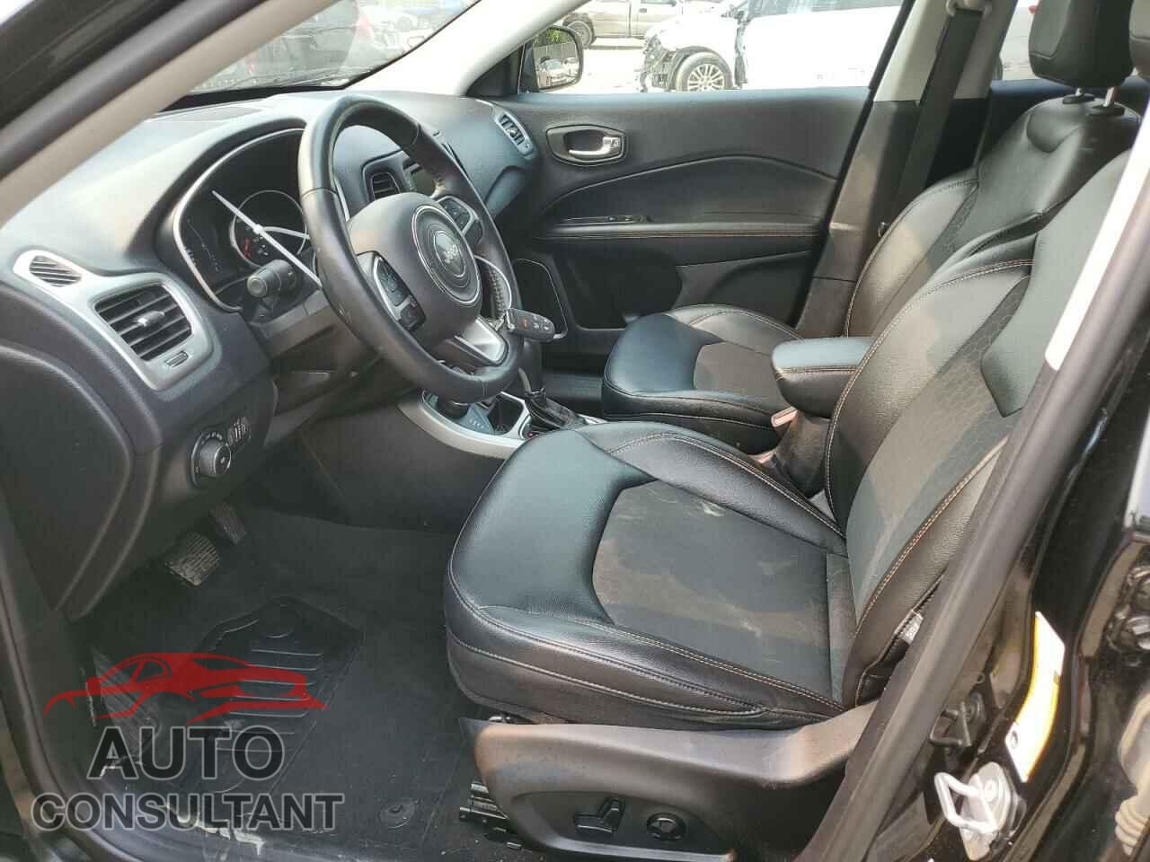 JEEP COMPASS 2018 - 3C4NJDBB2JT143495