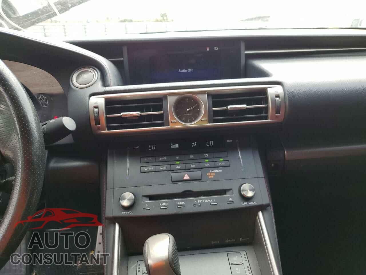 LEXUS IS 2016 - JTHBA1D20G5019229