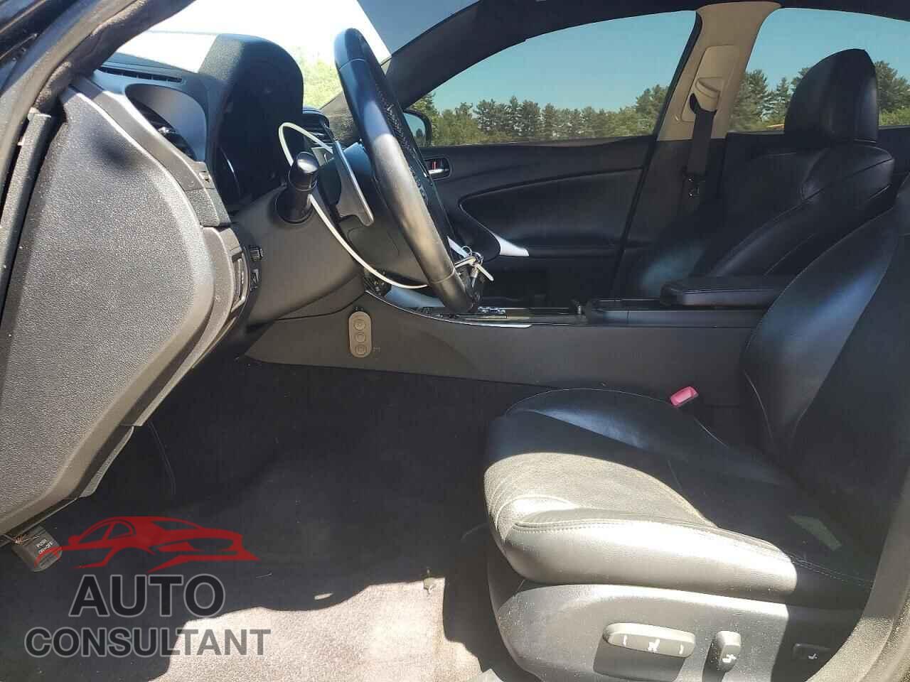 LEXUS IS 2012 - JTHCF5C20C5059898