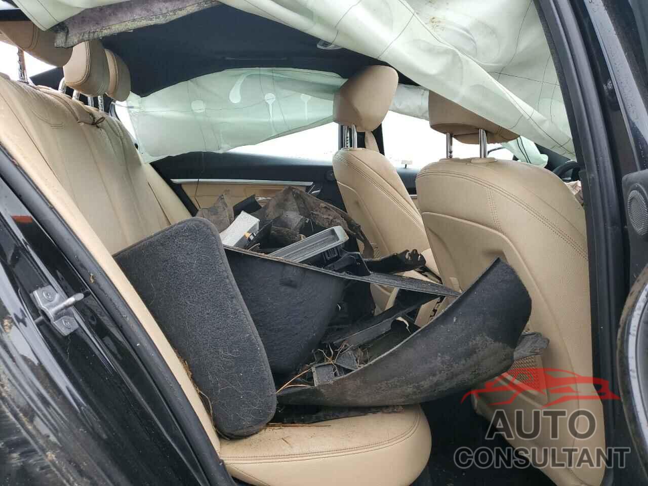 BMW 3 SERIES 2018 - WBA8B9C57JK676702