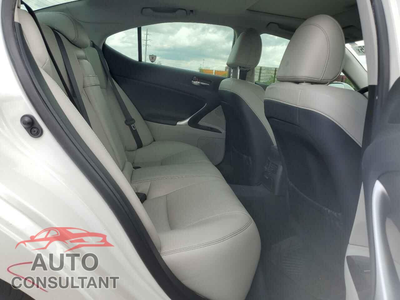 LEXUS IS 2012 - JTHBE5C24C5030273