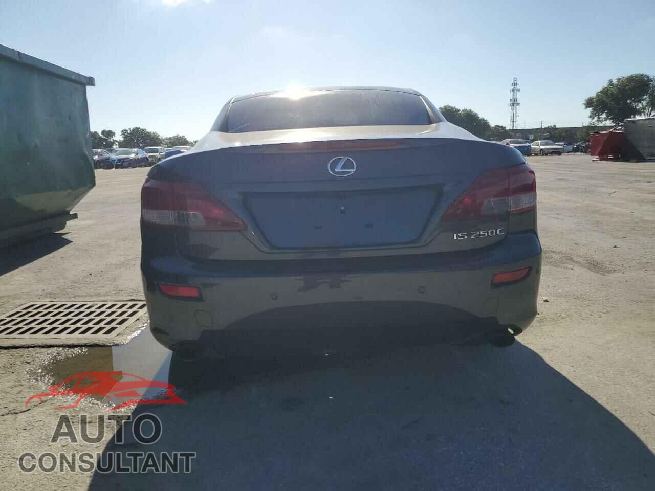 LEXUS IS 2011 - JTHFF2C28B2517151