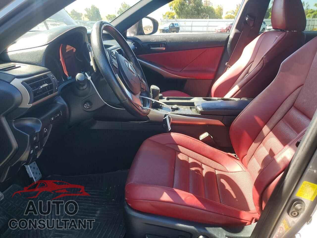 LEXUS IS 2018 - JTHBA1D20J5069359