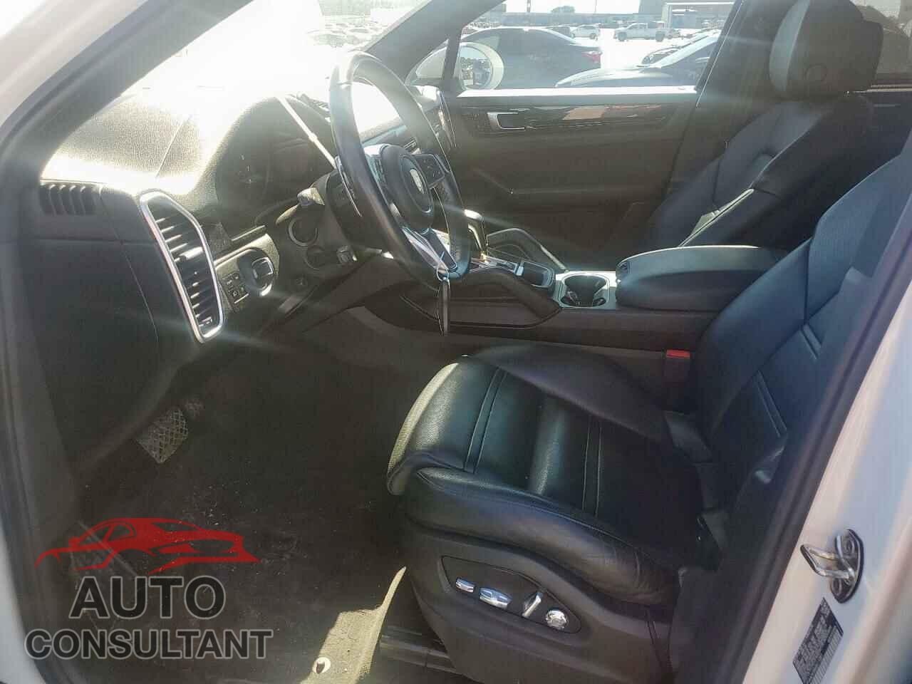 PORSCHE CAYENNE 2019 - WP1AA2AY5KDA11281