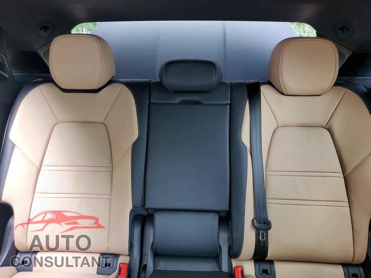 PORSCHE CAYENNE 2024 - WP1BA2AY8RDA52101